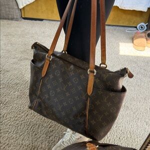 Louis Vuitton LV Totally PM tote
